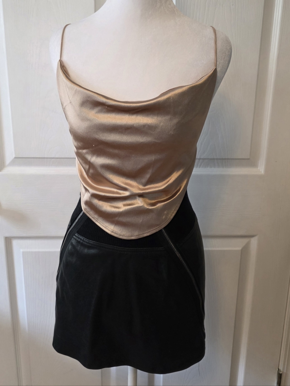 Theory Gretchen W Genuine Leather Skirt – Size Small